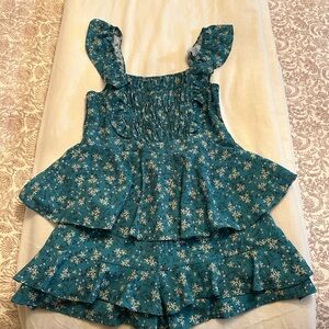 Women’s medium ruffle romper